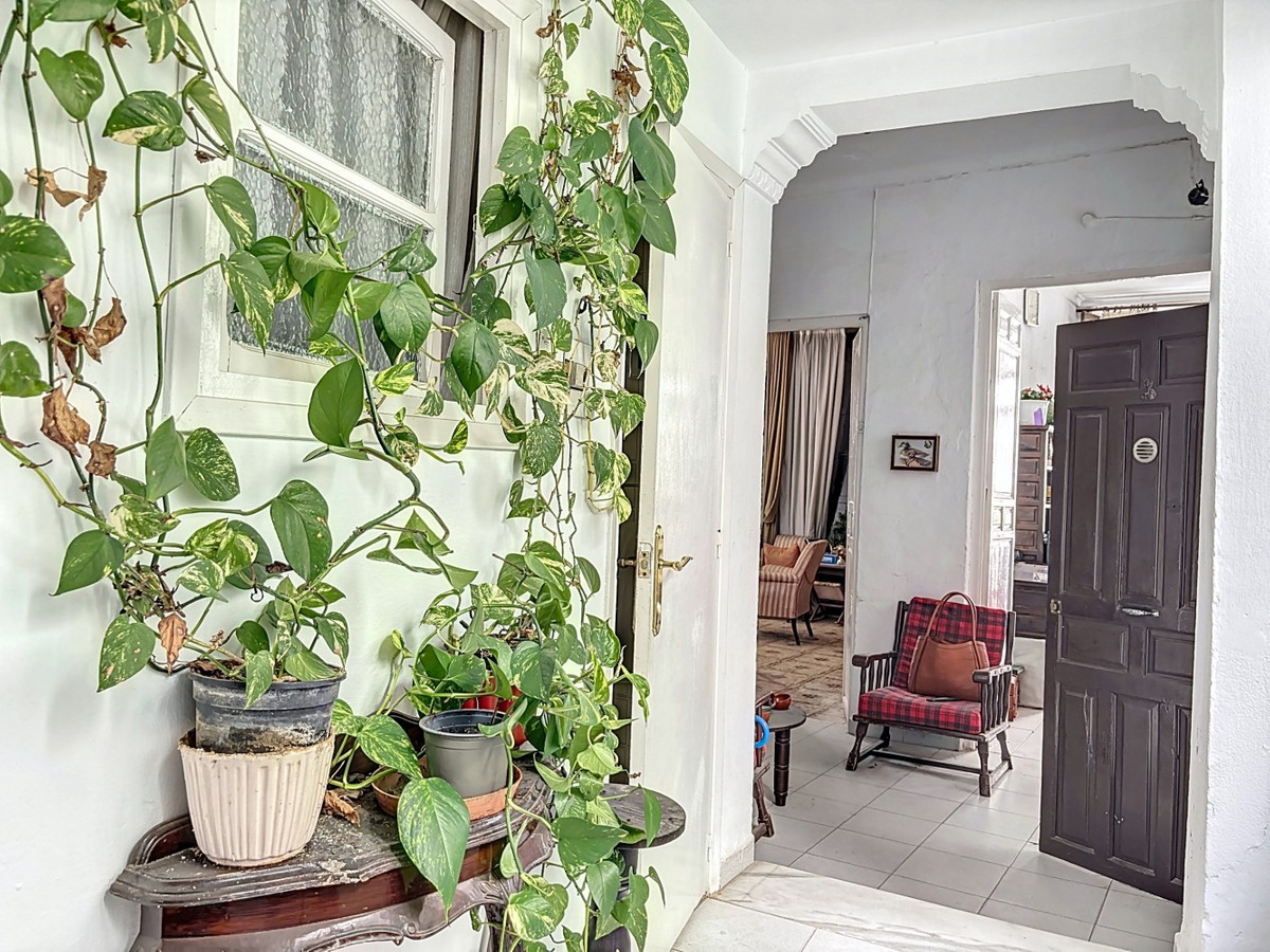 10 Bed Townhouse for sale in Vélezmálaga Costa Del Sol East, Málaga, Spain