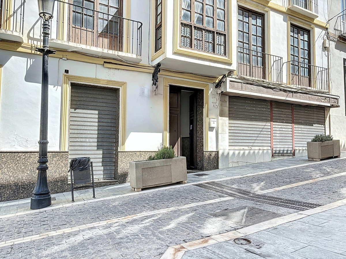 10 Bed Townhouse for sale in Vélezmálaga Costa Del Sol East, Málaga, Spain
