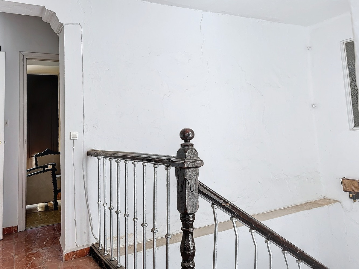 10 Bed Townhouse for sale in Vélezmálaga Costa Del Sol East, Málaga, Spain