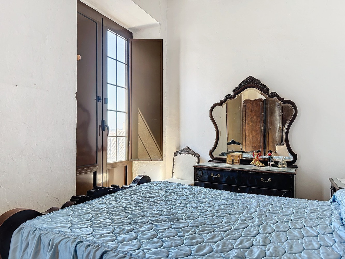10 Bed Townhouse for sale in Vélezmálaga Costa Del Sol East, Málaga, Spain