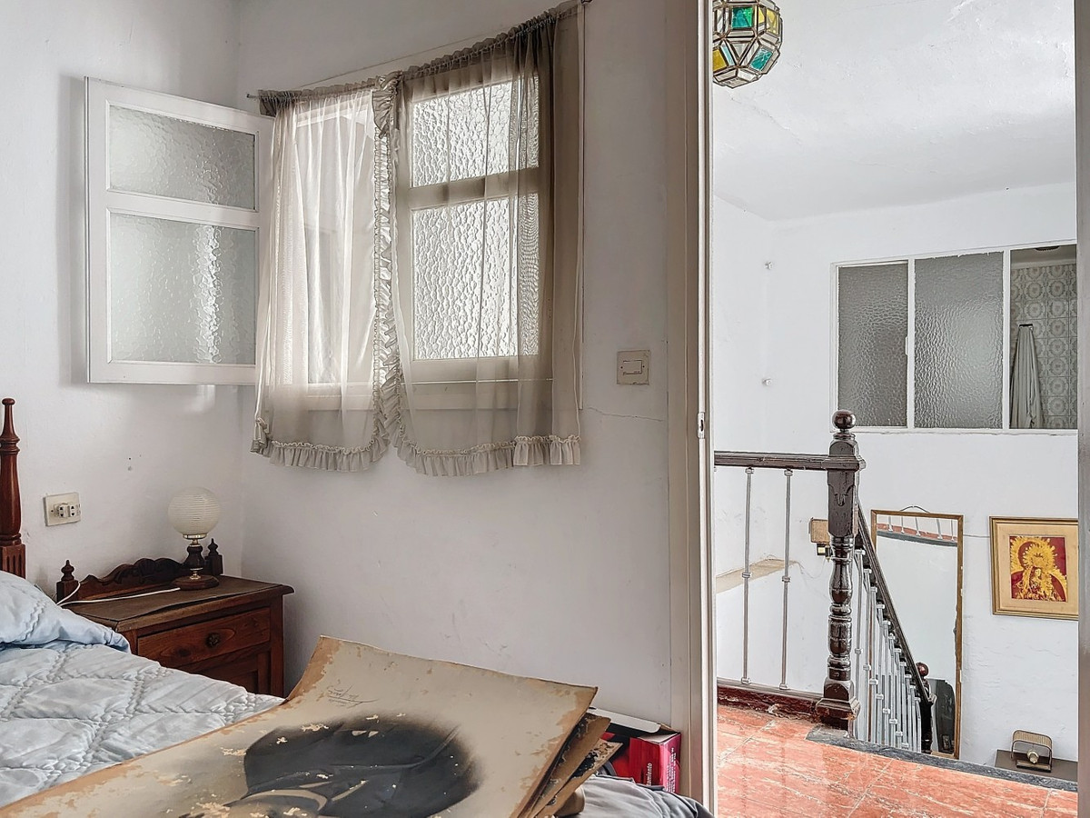 10 Bed Townhouse for sale in Vélezmálaga Costa Del Sol East, Málaga, Spain
