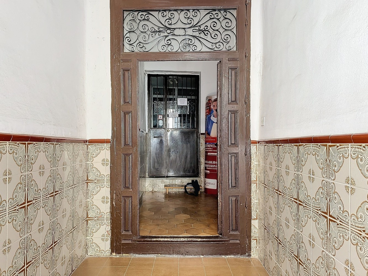 10 Bed Townhouse for sale in Vélezmálaga Costa Del Sol East, Málaga, Spain