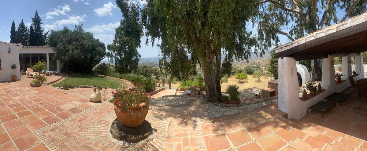 5 Bed Townhouse for sale in Mijas Costa Del Sol, Málaga, Spain