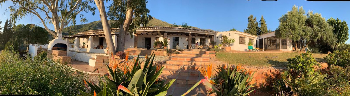 5 Bed Townhouse for sale in Mijas Costa Del Sol, Málaga, Spain