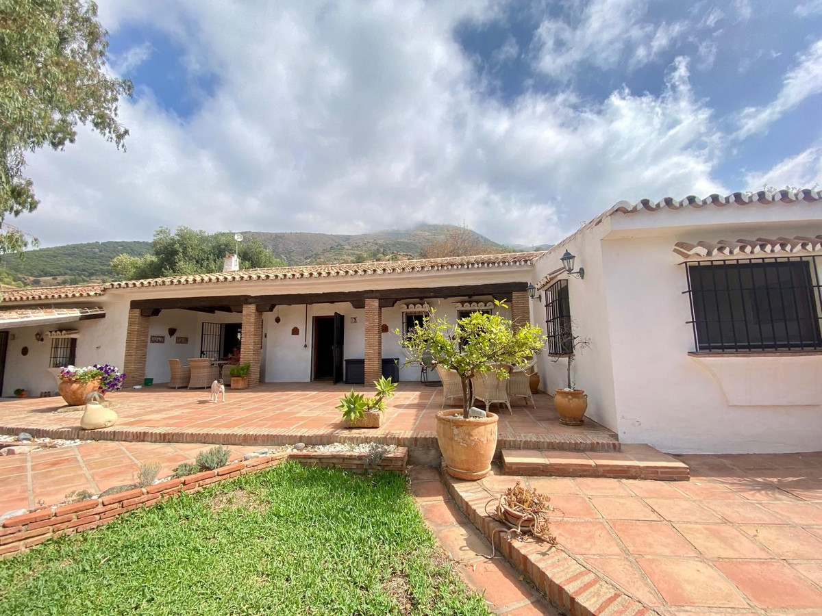 5 Bed Townhouse for sale in Mijas Costa Del Sol, Málaga, Spain