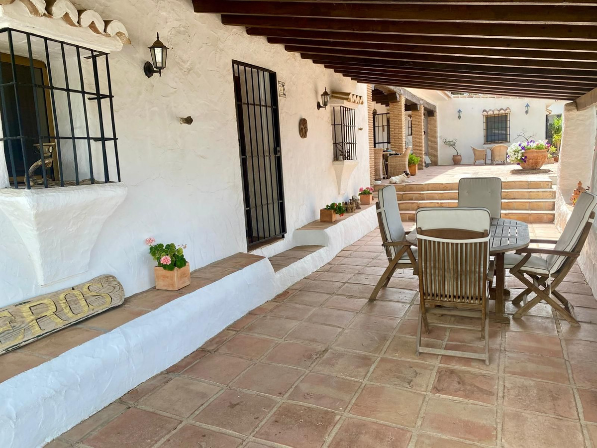 5 Bed Townhouse for sale in Mijas Costa Del Sol, Málaga, Spain