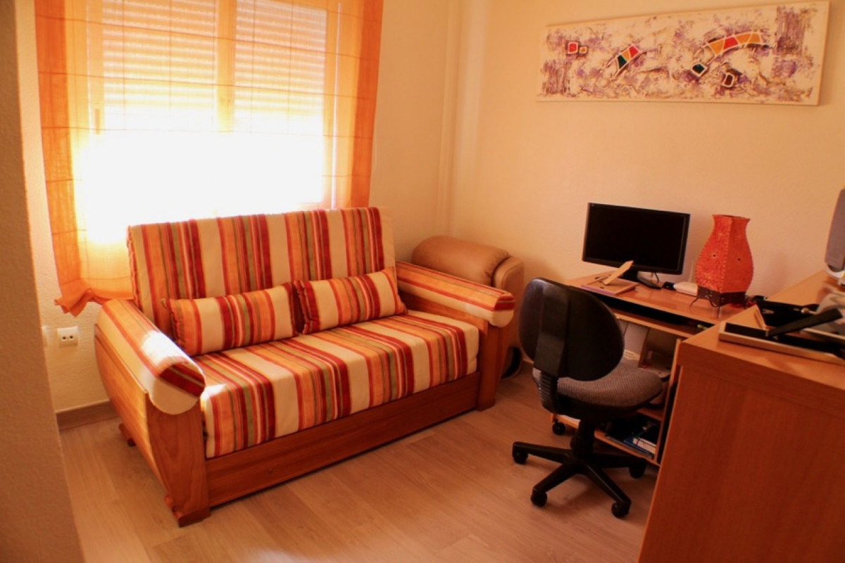 Se vende Villa - Chalet de 4 dormitorios en Costa Blanca, Alicante, España