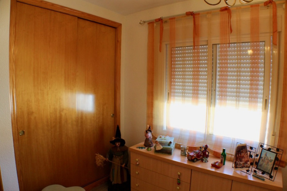 Se vende Villa - Chalet de 4 dormitorios en Costa Blanca, Alicante, España
