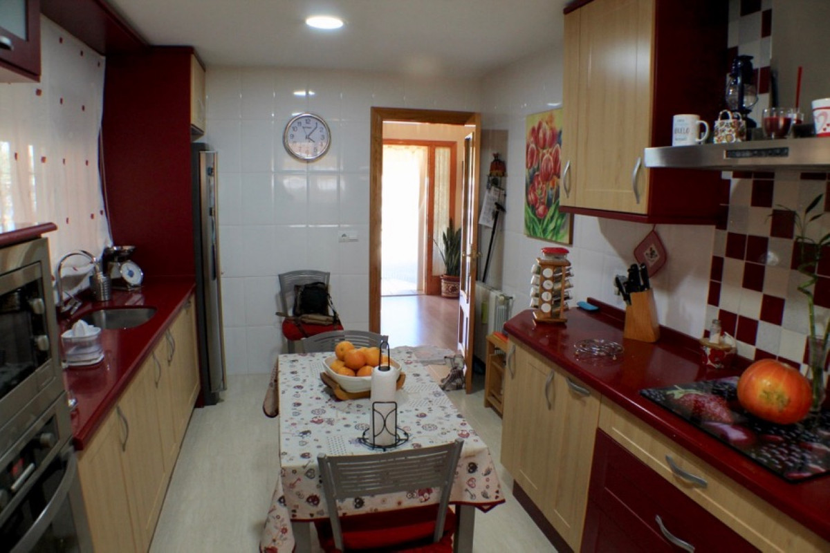 Se vende Villa - Chalet de 4 dormitorios en Costa Blanca, Alicante, España