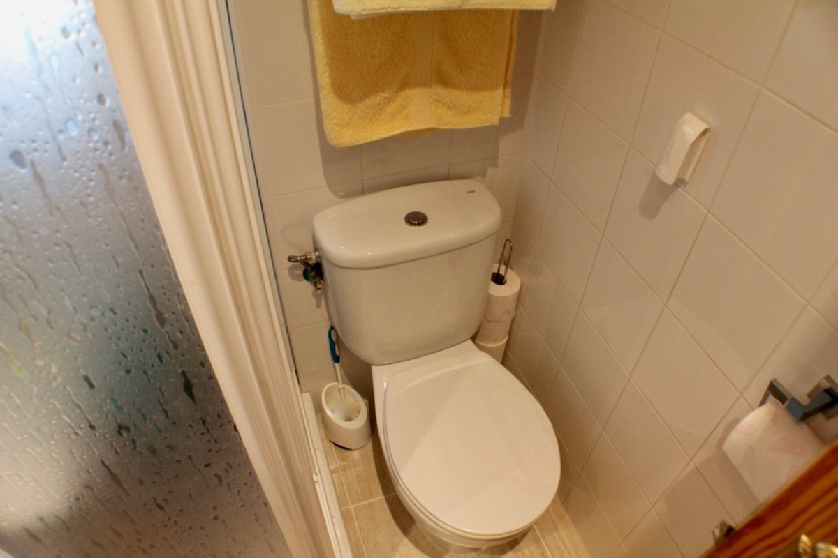 Se vende Villa - Chalet de 4 dormitorios en Costa Blanca, Alicante, España