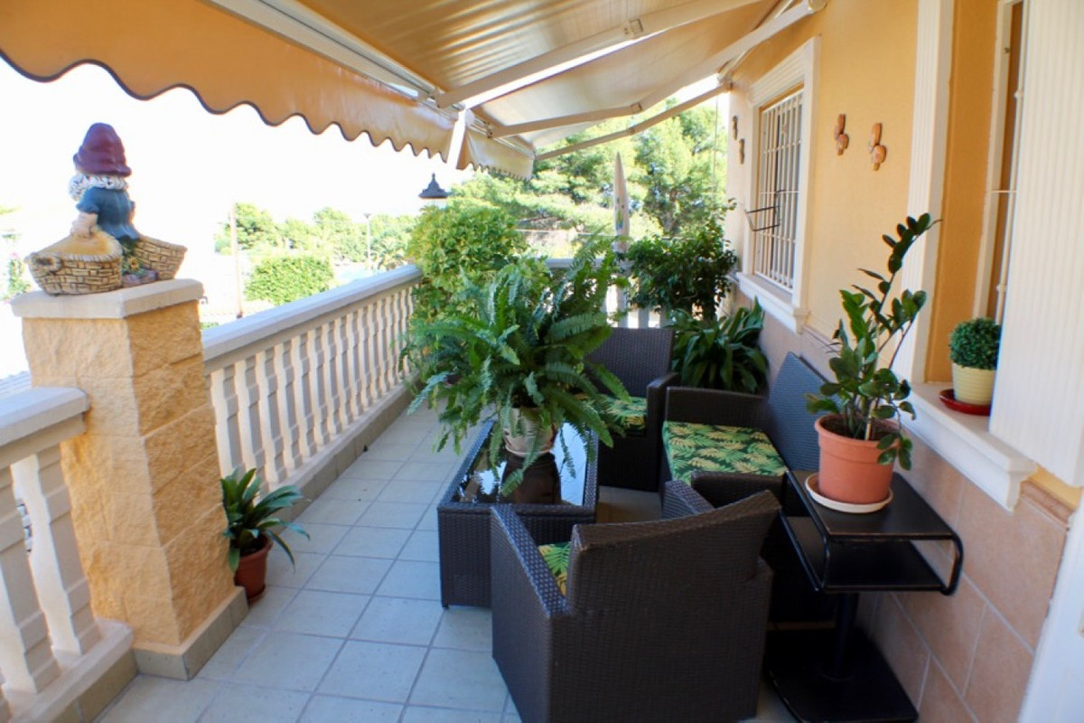 Se vende Villa - Chalet de 4 dormitorios en Costa Blanca, Alicante, España