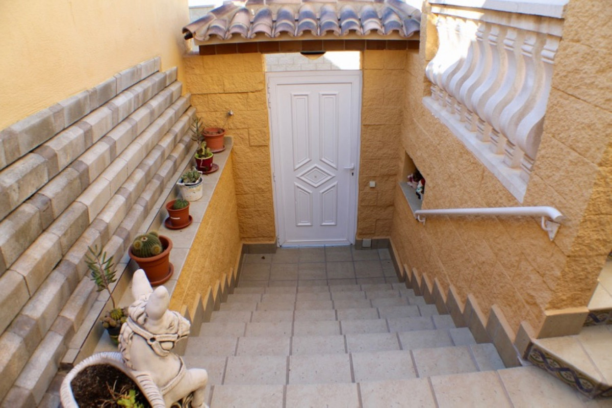 Se vende Villa - Chalet de 4 dormitorios en Costa Blanca, Alicante, España