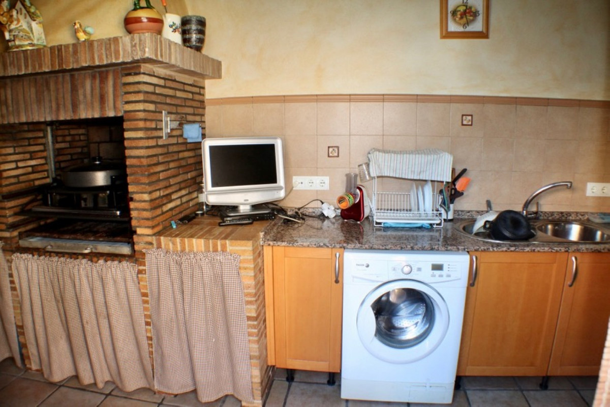 Se vende Villa - Chalet de 4 dormitorios en Costa Blanca, Alicante, España