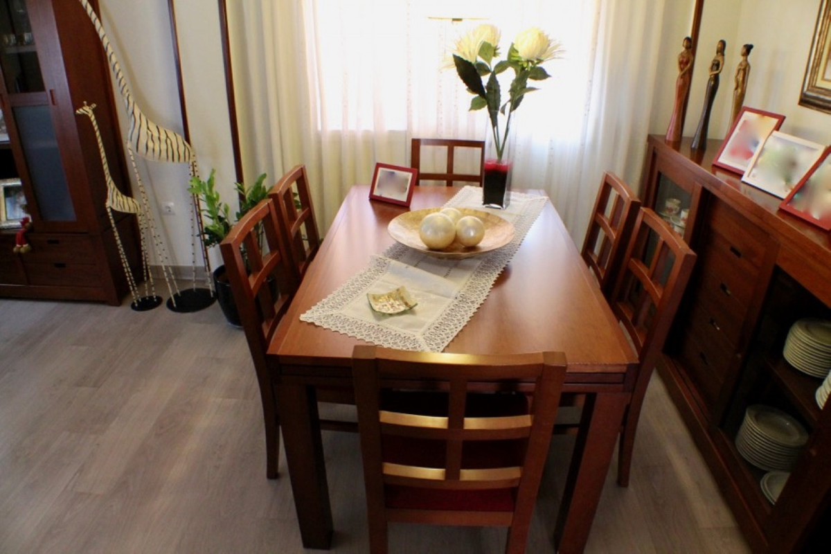 Se vende Villa - Chalet de 4 dormitorios en Costa Blanca, Alicante, España