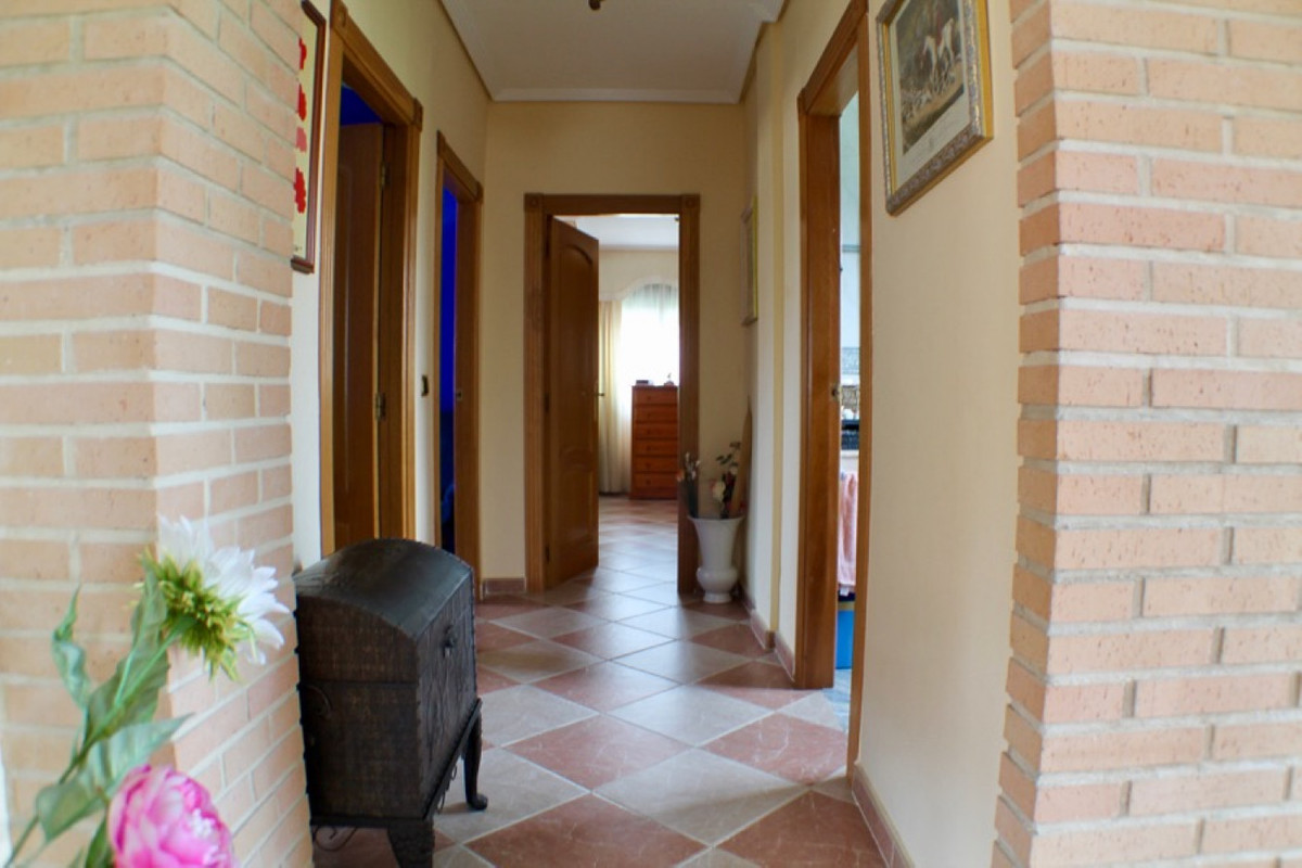6 Bed Townhouse for sale in Benidorm Costa Blanca, Alicante, Spain