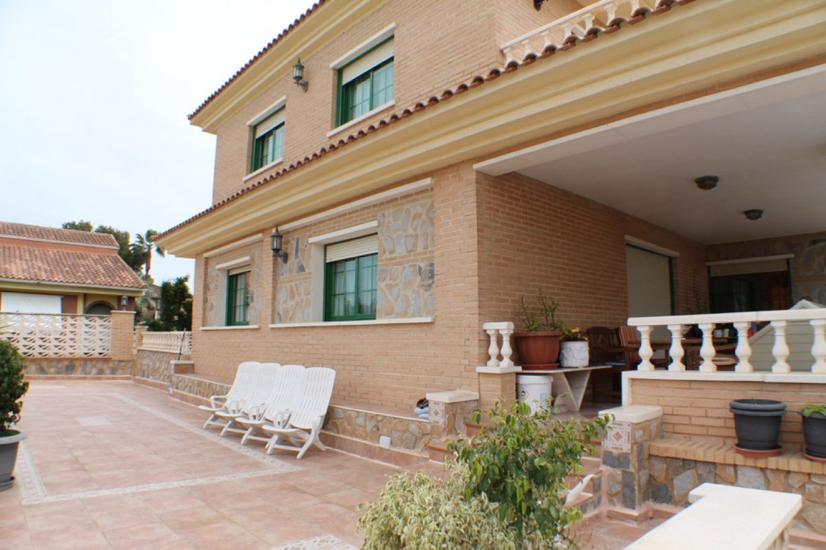 6 Bed Townhouse for sale in Benidorm Costa Blanca, Alicante, Spain