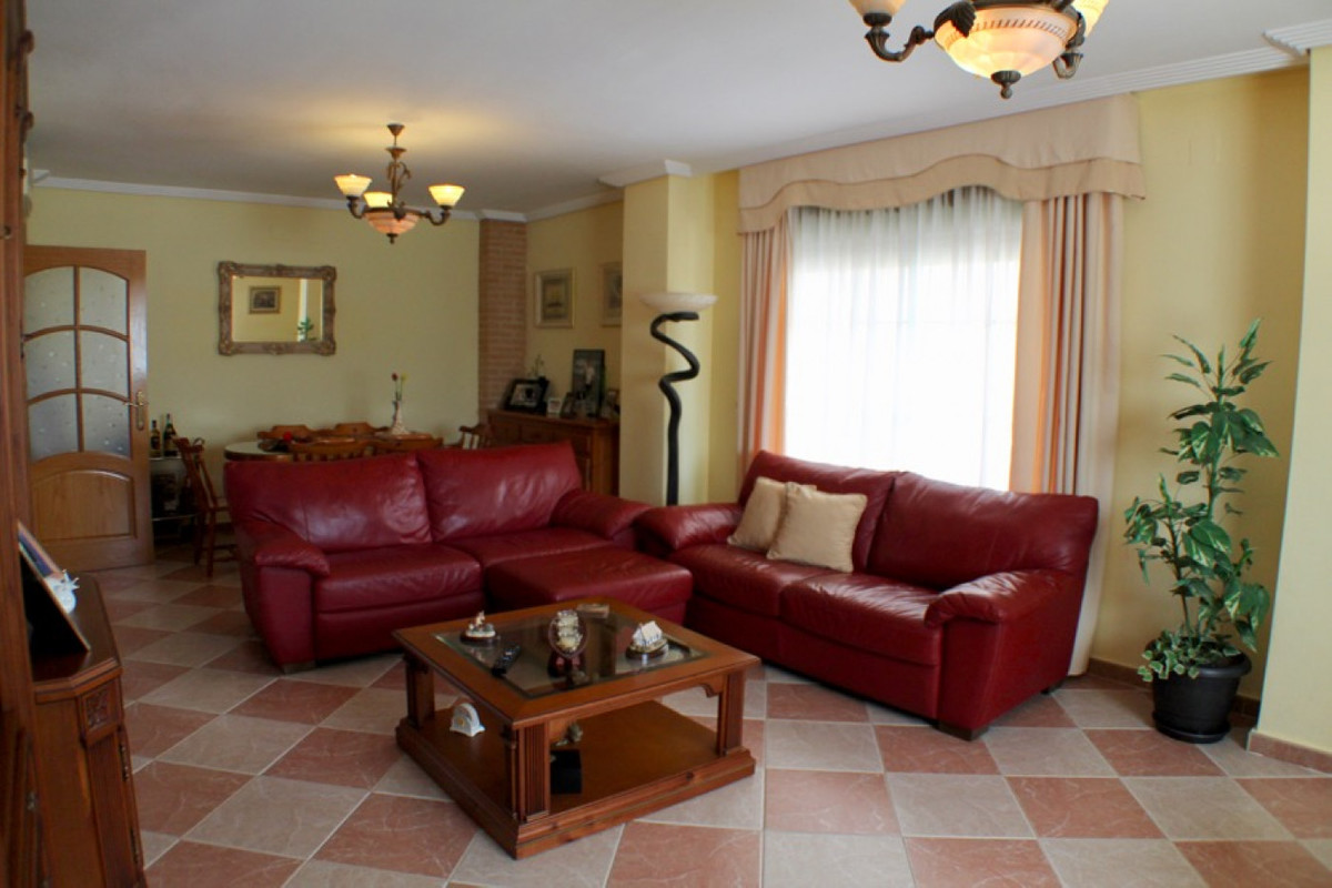 6 Bed Townhouse for sale in Benidorm Costa Blanca, Alicante, Spain