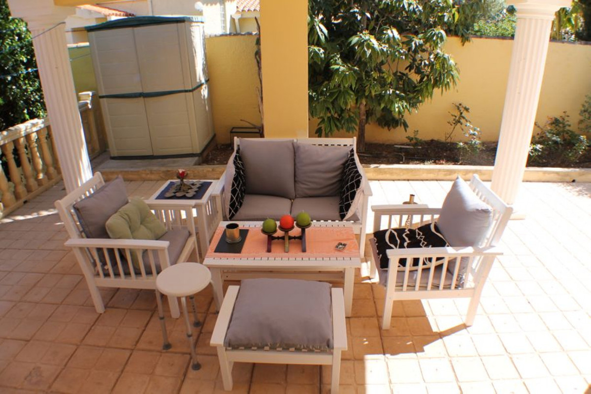 Se vende Villa - Chalet de 3 dormitorios en Costa Blanca, Alicante, España