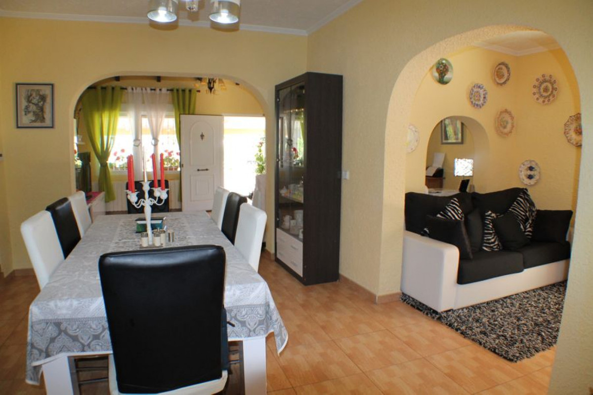 Se vende Villa - Chalet de 3 dormitorios en Costa Blanca, Alicante, España