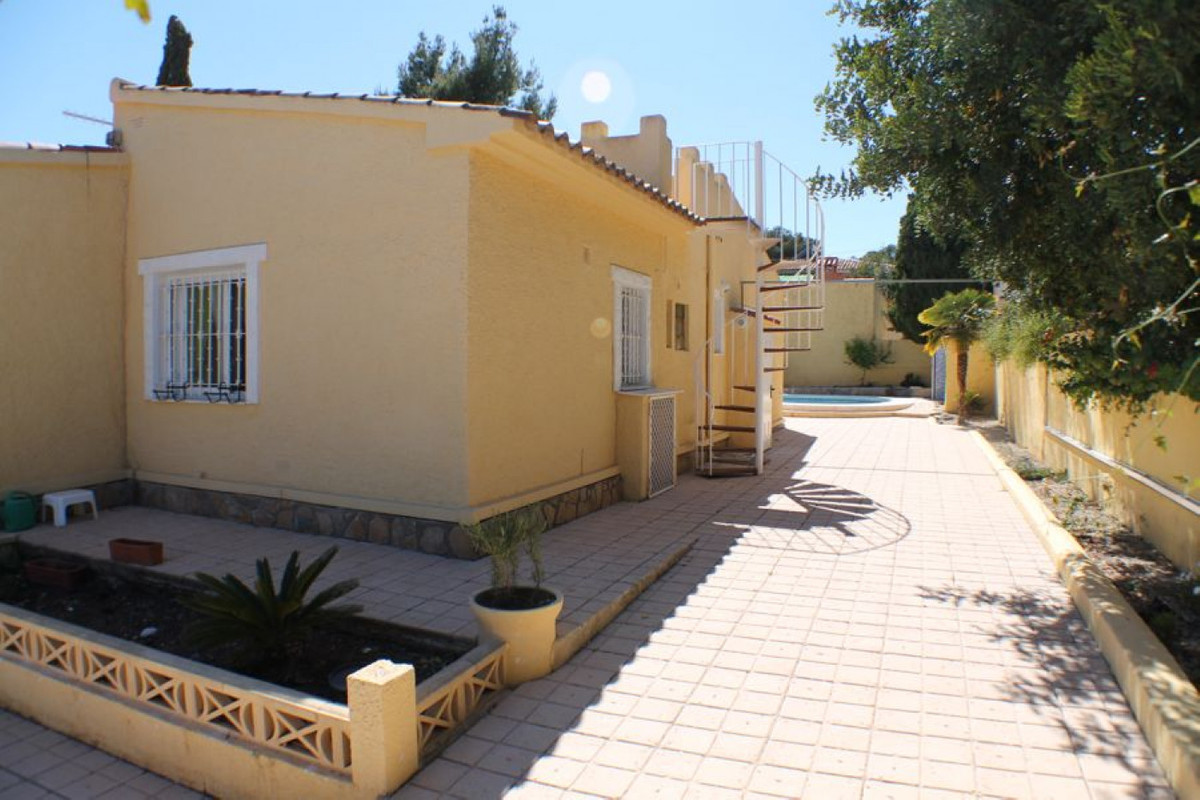 Se vende Villa - Chalet de 3 dormitorios en Costa Blanca, Alicante, España