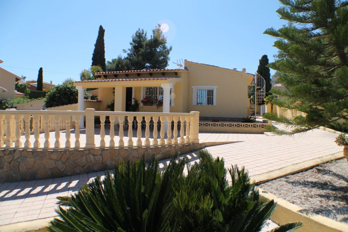 Se vende Villa - Chalet de 3 dormitorios en Costa Blanca, Alicante, España