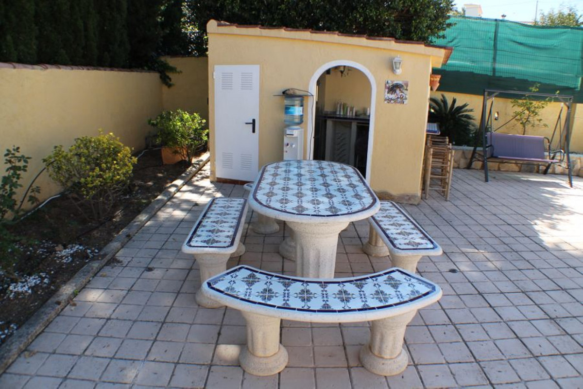 Se vende Villa - Chalet de 3 dormitorios en Costa Blanca, Alicante, España