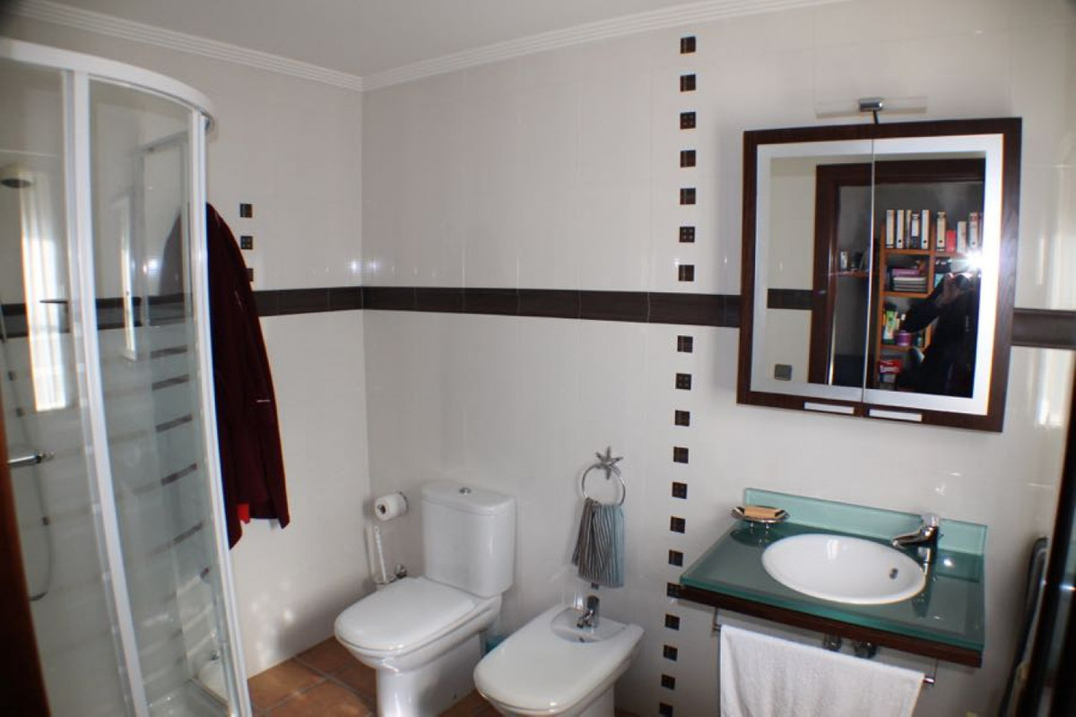 6 Bed Townhouse for sale in Lalfás Del Pi Costa Blanca, Alicante, Spain