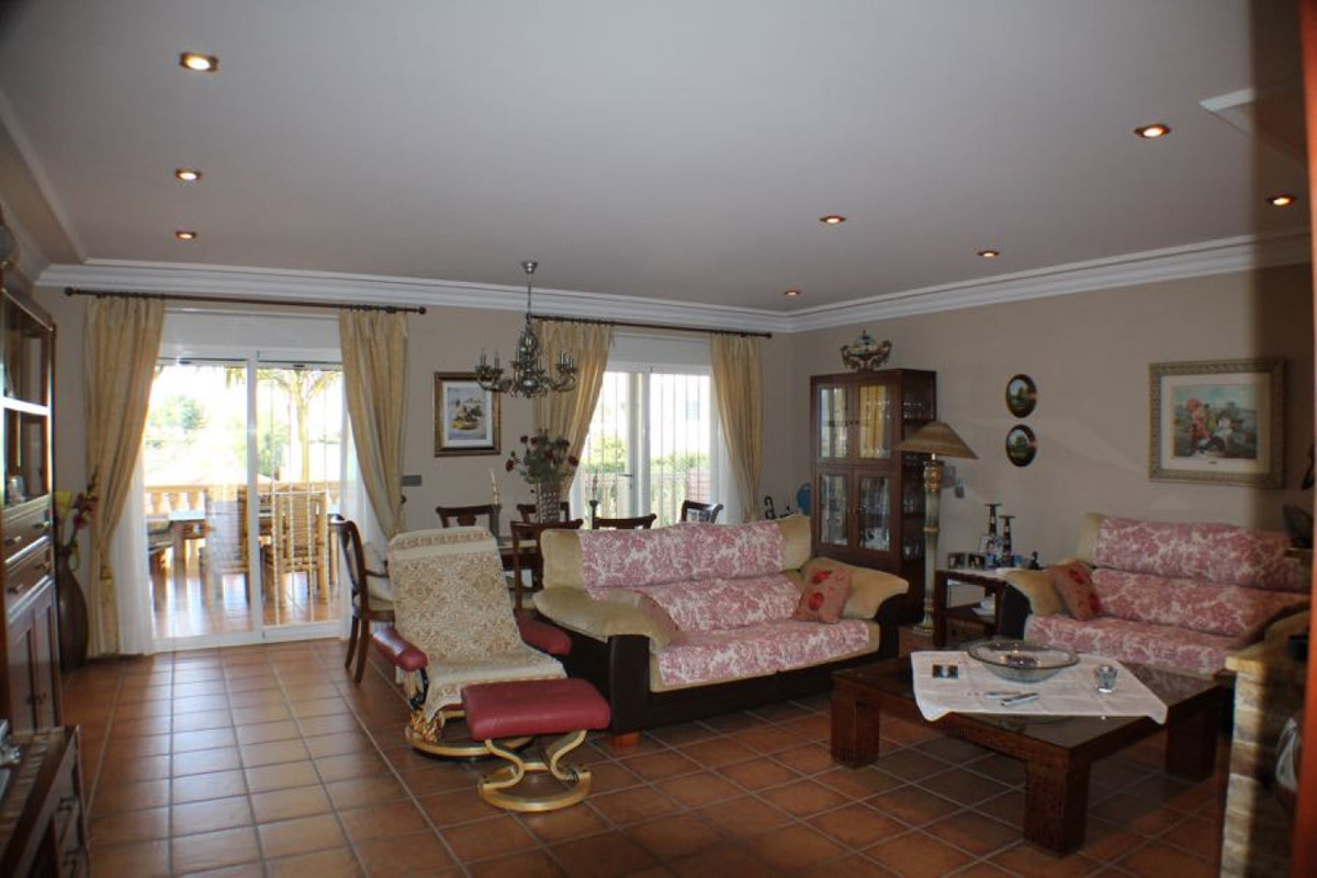 6 Bed Townhouse for sale in Lalfás Del Pi Costa Blanca, Alicante, Spain