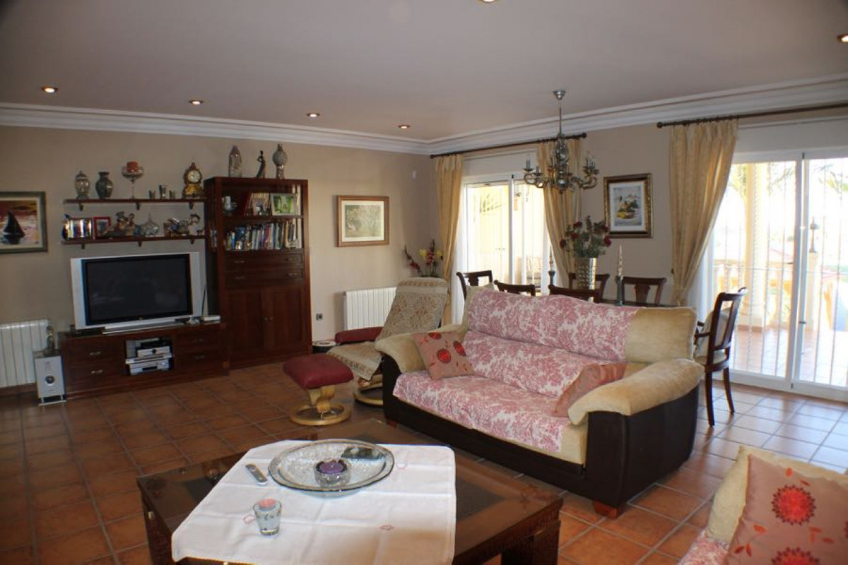 6 Bed Townhouse for sale in Lalfás Del Pi Costa Blanca, Alicante, Spain