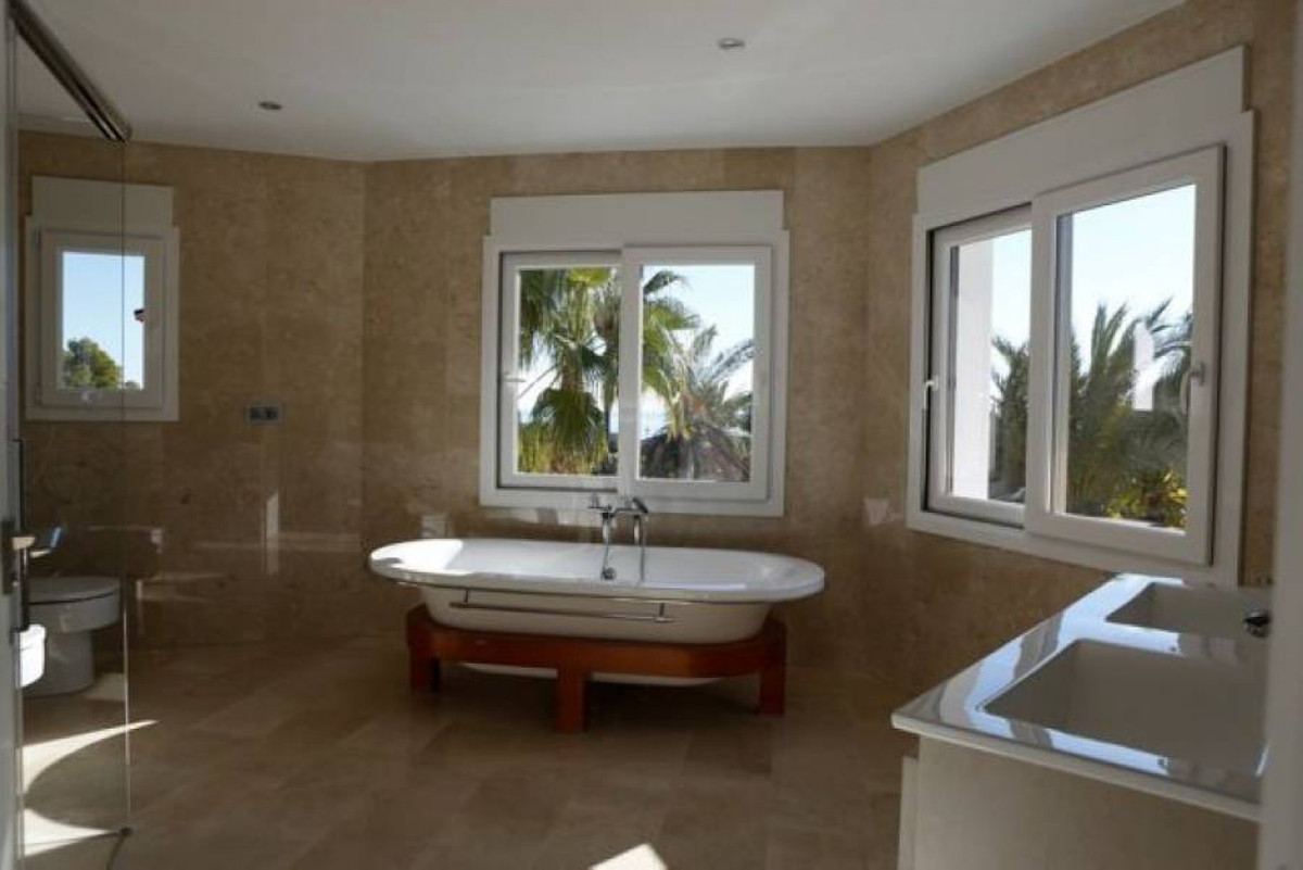 4 Bed Townhouse for sale in Alicante Costa Blanca, Alicante, Spain
