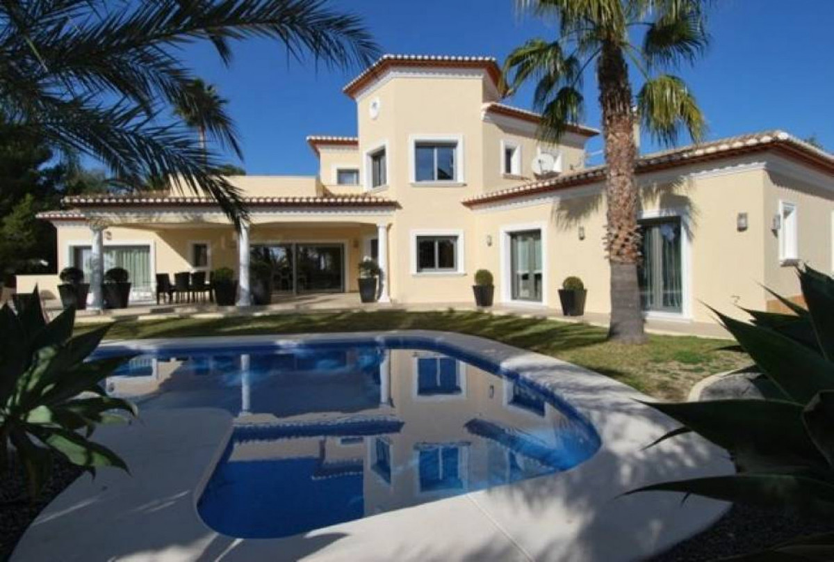 4 Bed Townhouse for sale in Alicante Costa Blanca, Alicante, Spain