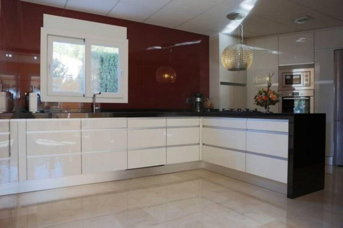 4 Bed Townhouse for sale in Alicante Costa Blanca, Alicante, Spain