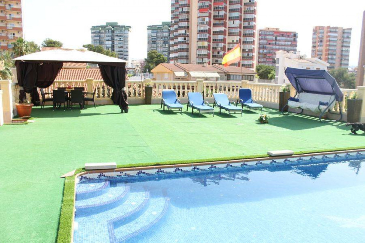 9 Bed Townhouse for sale in Benidorm Costa Blanca, Alicante, Spain