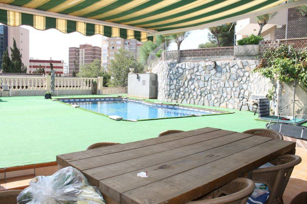 9 Bed Townhouse for sale in Benidorm Costa Blanca, Alicante, Spain