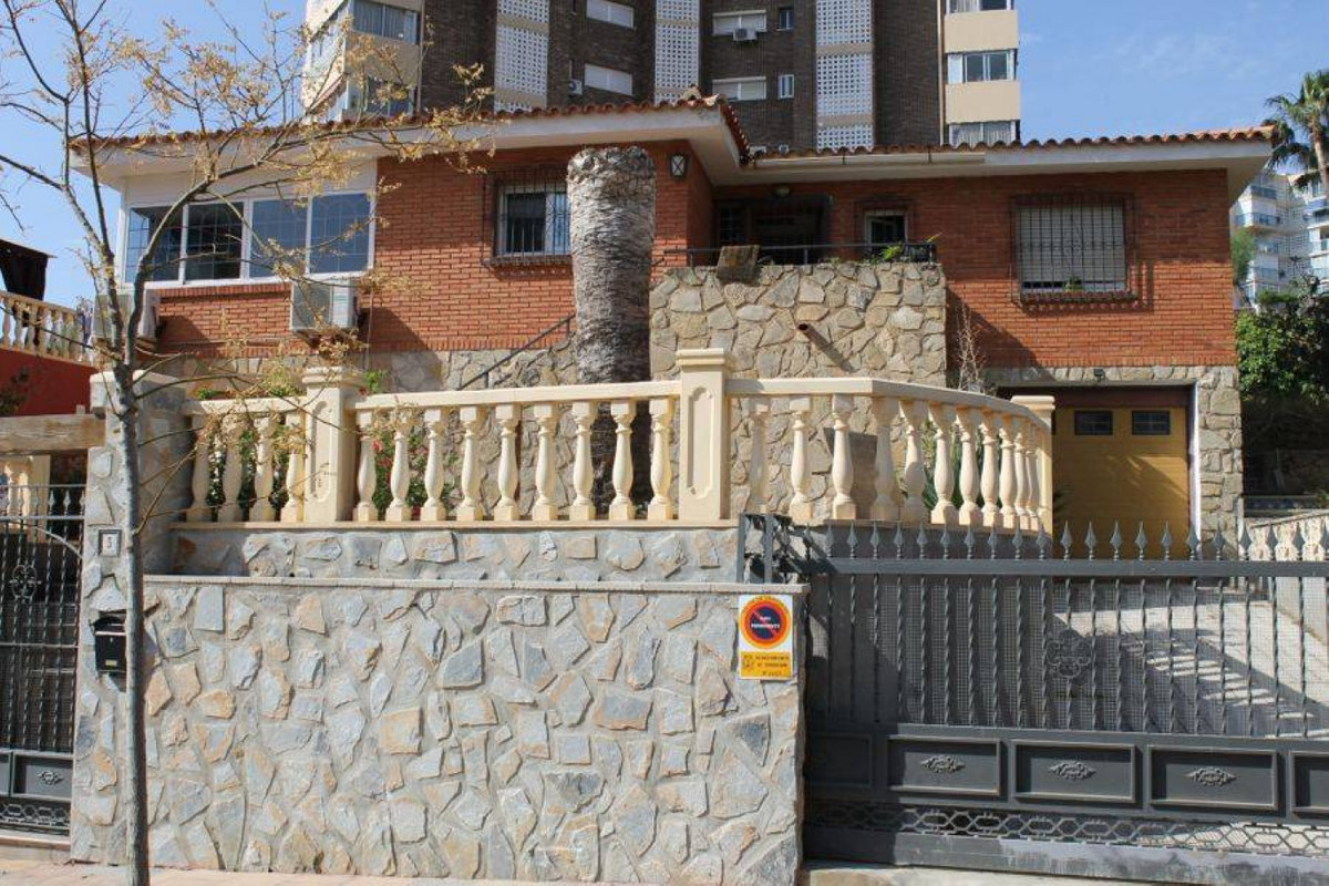 9 Bed Townhouse for sale in Benidorm Costa Blanca, Alicante, Spain