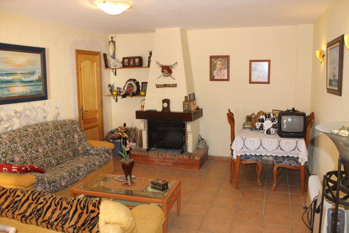 9 Bed Townhouse for sale in Benidorm Costa Blanca, Alicante, Spain