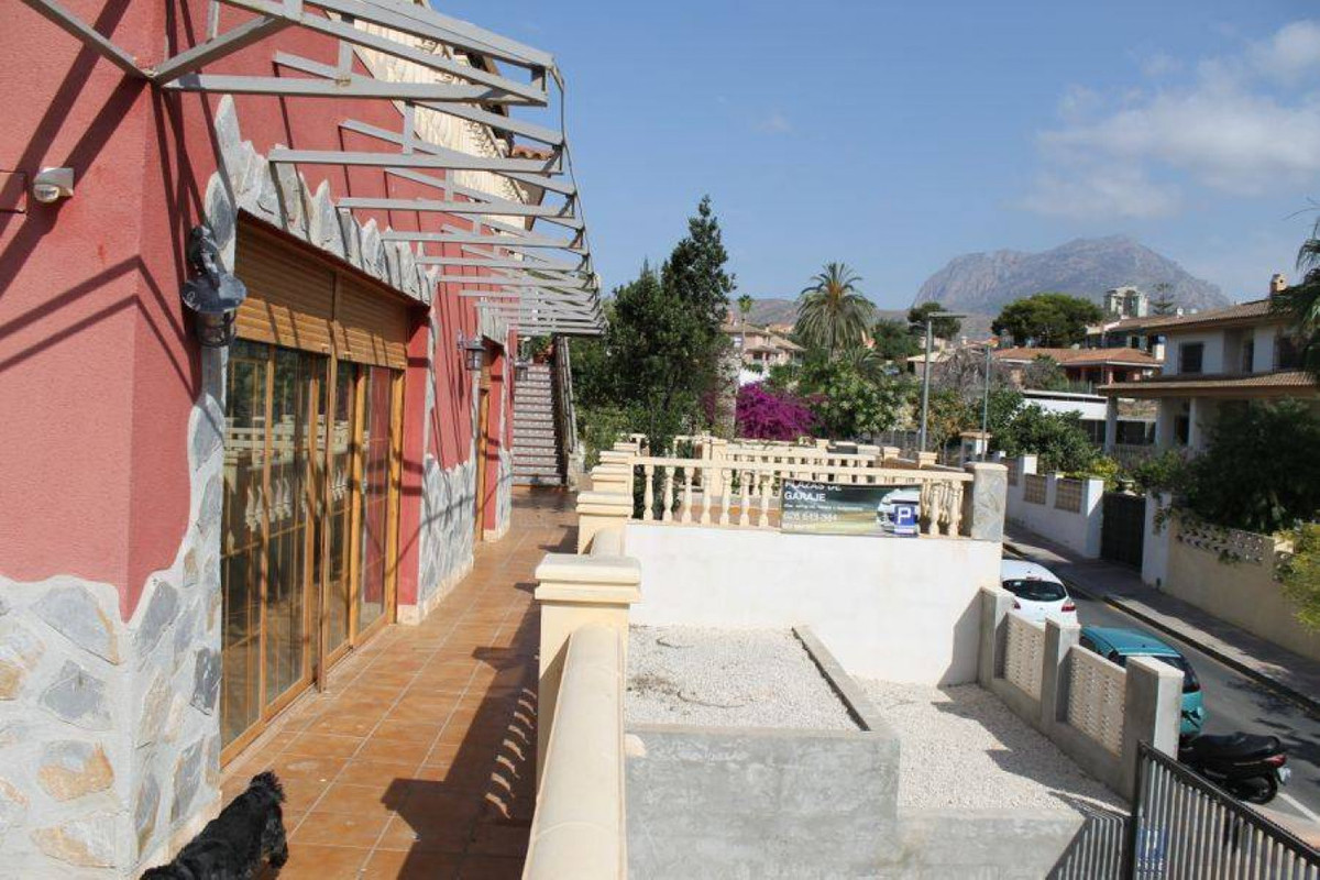 9 Bed Townhouse for sale in Benidorm Costa Blanca, Alicante, Spain