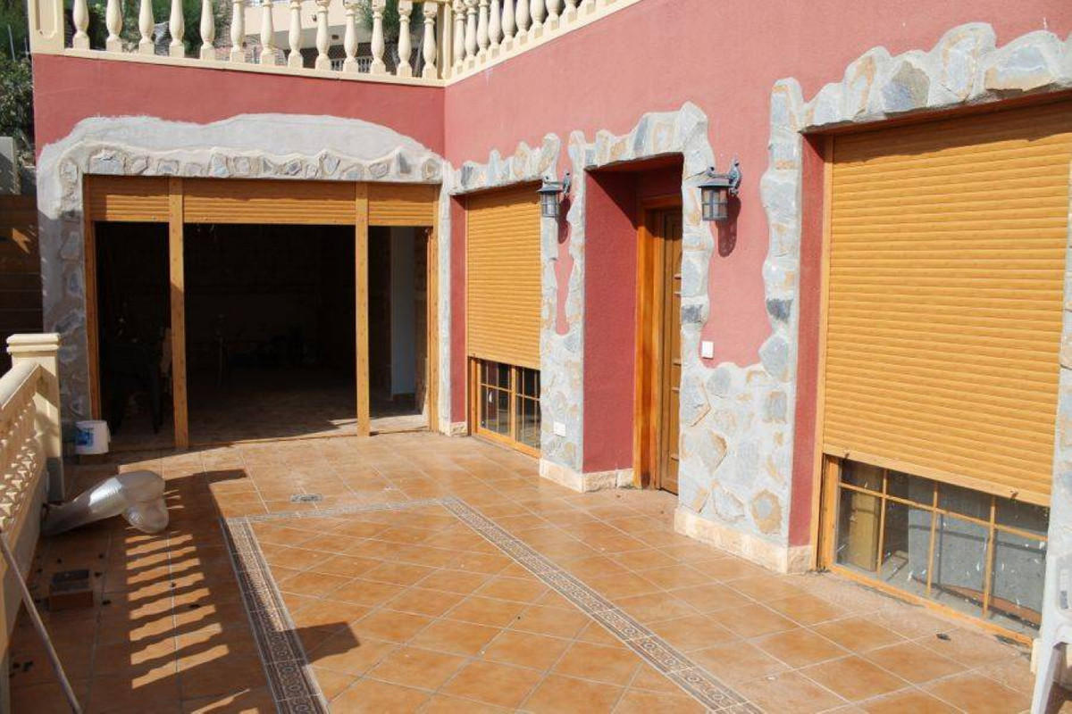 9 Bed Townhouse for sale in Benidorm Costa Blanca, Alicante, Spain