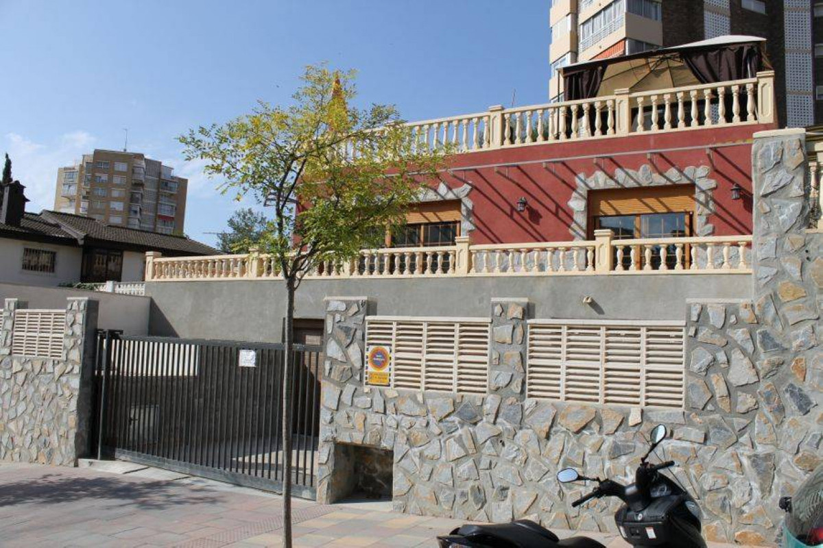 9 Bed Townhouse for sale in Benidorm Costa Blanca, Alicante, Spain