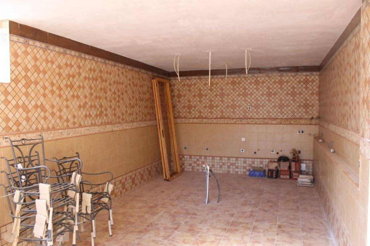 9 Bed Townhouse for sale in Benidorm Costa Blanca, Alicante, Spain