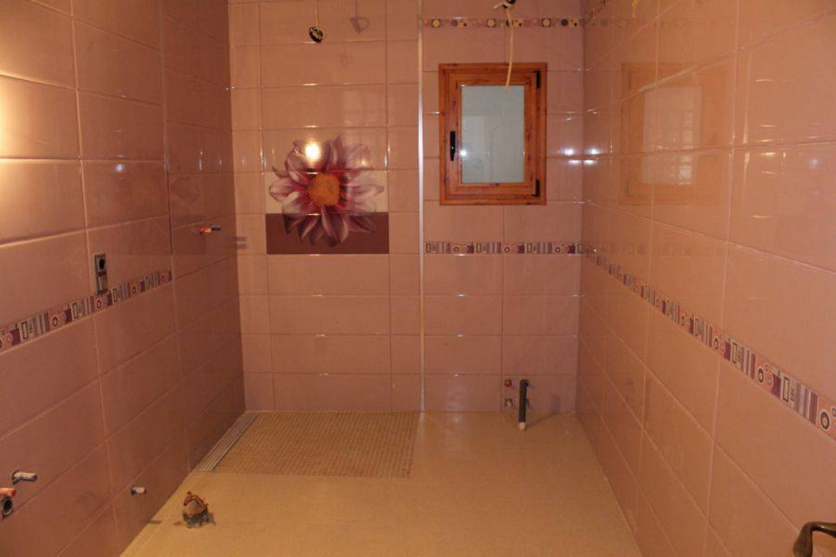 9 Bed Townhouse for sale in Benidorm Costa Blanca, Alicante, Spain