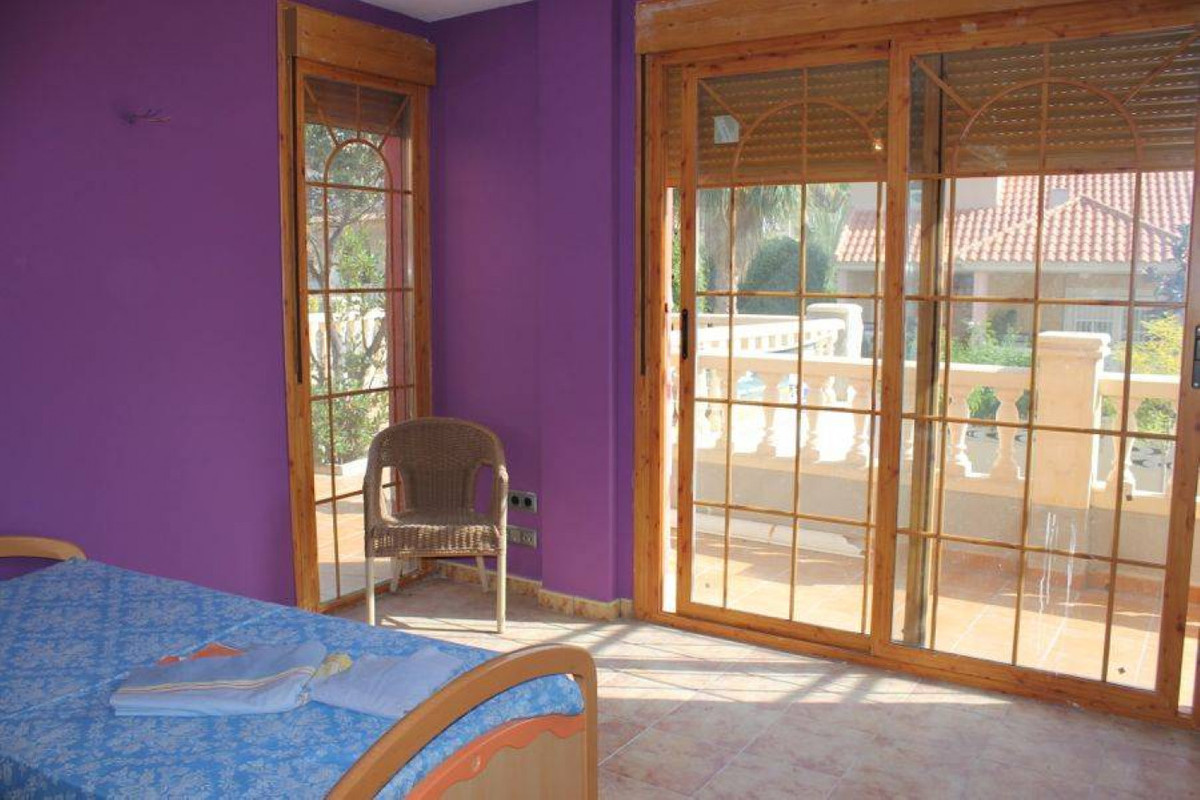 9 Bed Townhouse for sale in Benidorm Costa Blanca, Alicante, Spain