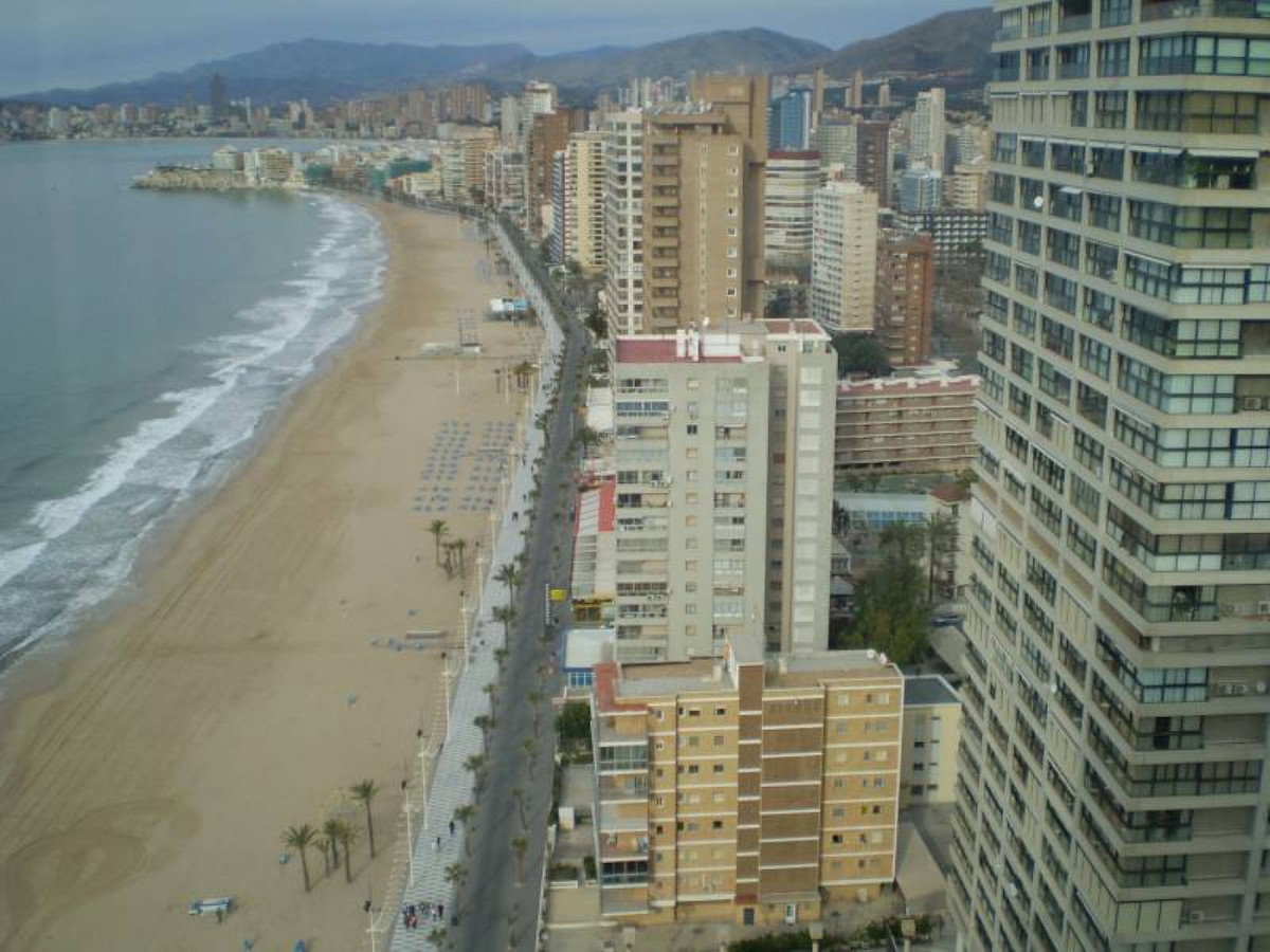 Se vende Apartamento Planta Media de 2 dormitorios en Costa Blanca, Alicante, España