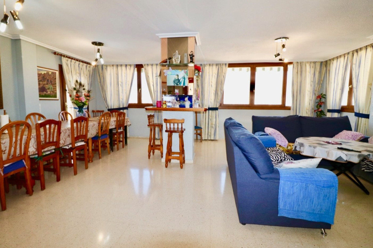 7 Bed Townhouse for sale in Benidorm Costa Blanca, Alicante, Spain