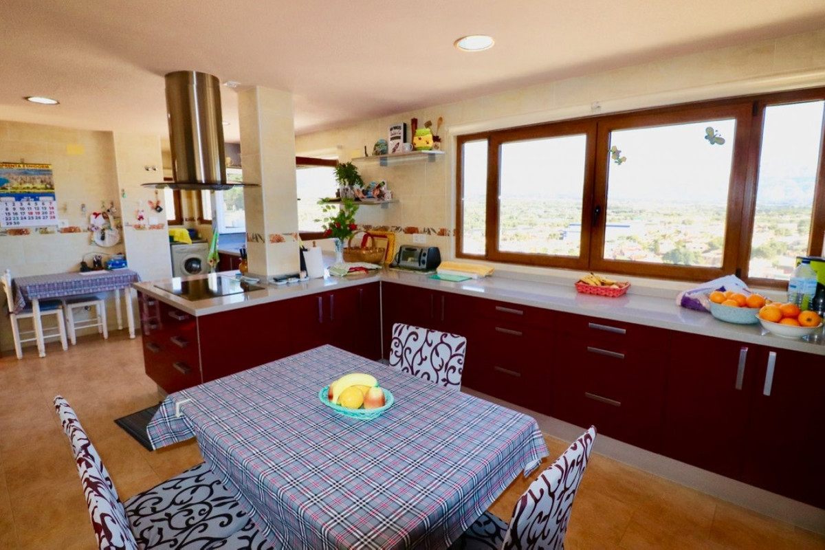7 Bed Townhouse for sale in Benidorm Costa Blanca, Alicante, Spain