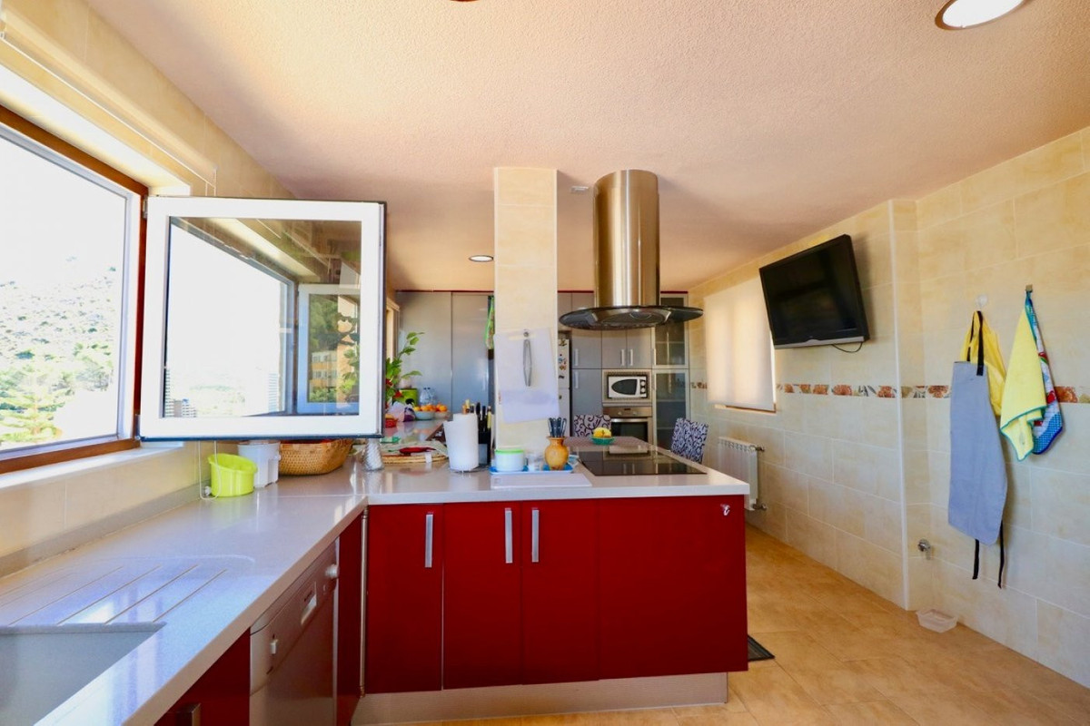 7 Bed Townhouse for sale in Benidorm Costa Blanca, Alicante, Spain