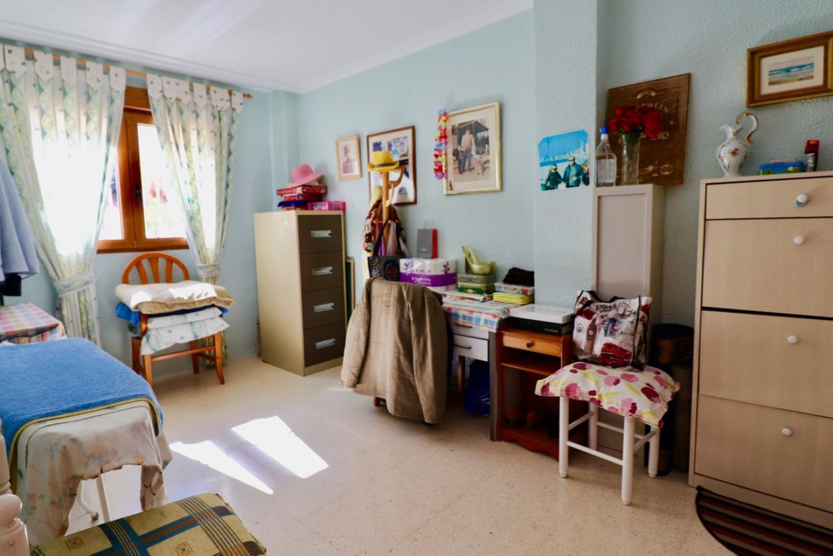 7 Bed Townhouse for sale in Benidorm Costa Blanca, Alicante, Spain