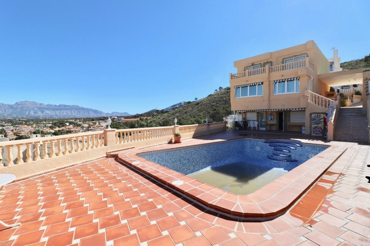 7 Bed Townhouse for sale in Benidorm Costa Blanca, Alicante, Spain