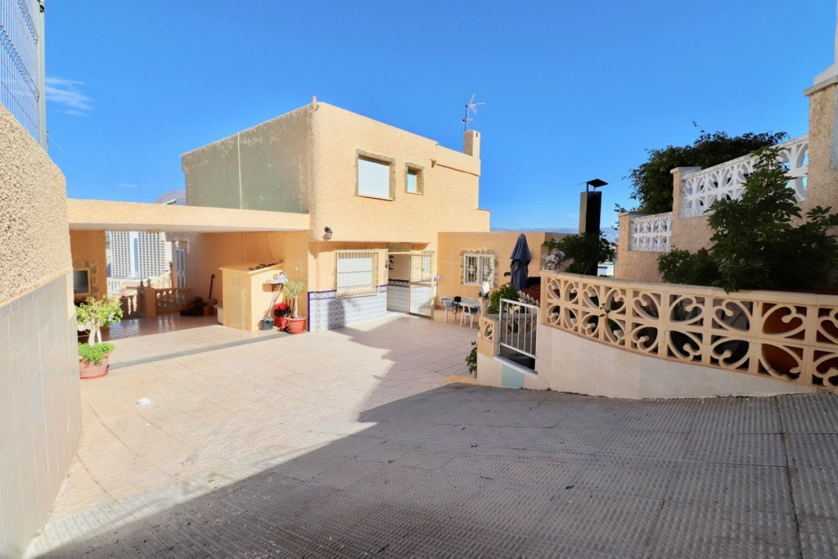 7 Bed Townhouse for sale in Benidorm Costa Blanca, Alicante, Spain