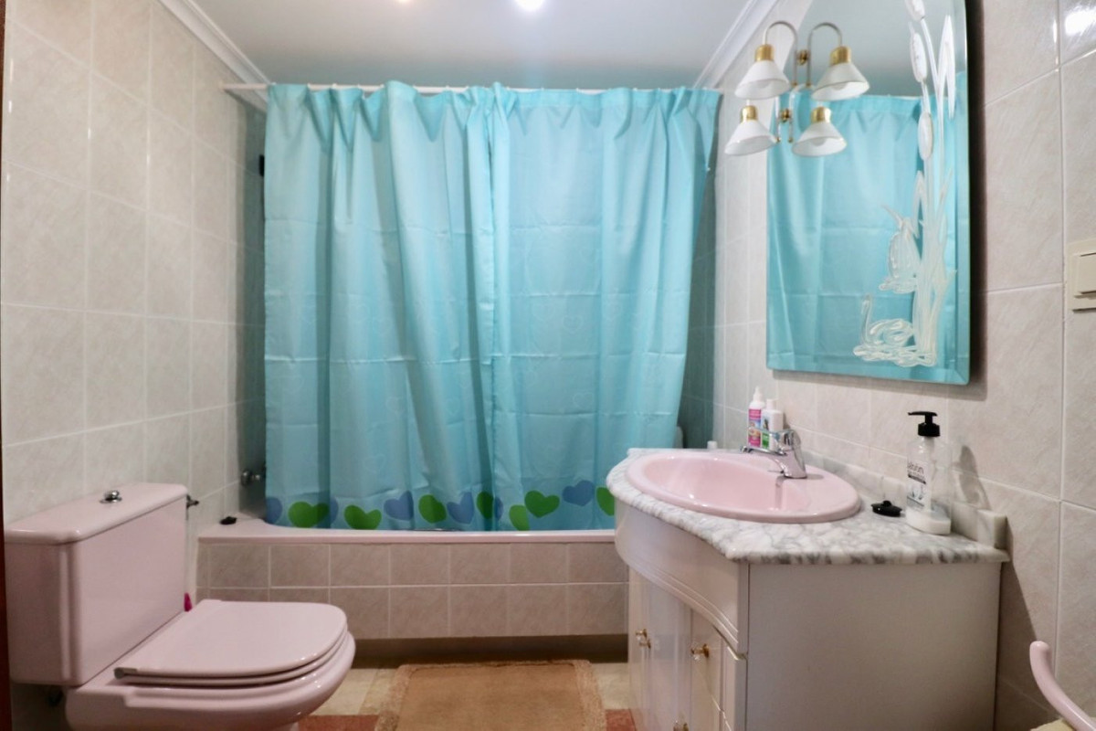 7 Bed Townhouse for sale in Benidorm Costa Blanca, Alicante, Spain